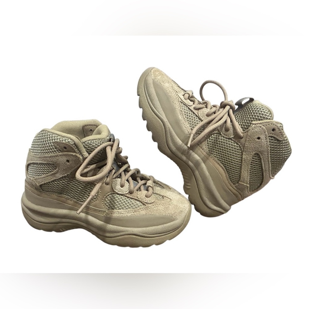 Adidas Yeezy Desert Boots Men's Size 4 Tan Lace Up Running‎ Training Outdoor
